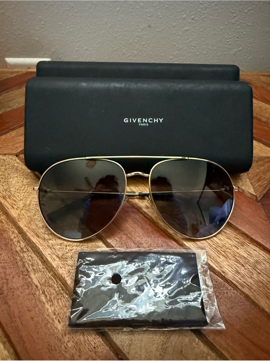 Givenchy Accessories - Givenchy Gold Aviator Sunglasses with Gradient Gray Lenses NEW